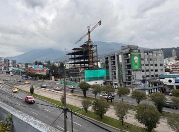 Casa de 8 habitaciones, Quito · Vendo Propiedad Comercial $599.900 Sobre La Av América Sector Supermaxi Granda Centeno