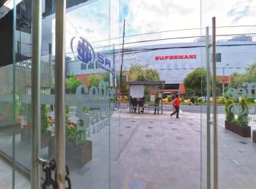 OFICINA EN RENTA AV AMAZONAS VISTA INTERIOR A LA CALLE PUERTA PLANTA BAJA · Renta Oficina 400 m² | 2 Pisos | Sector La Carolina
