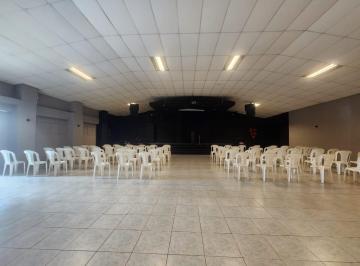 Local comercial · 1257m² · 20 Estacionamientos · Local Comercial y Oficinas / Espacio Amplio Centro de Ibarra