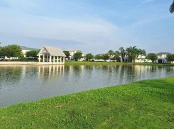 Terreno / Lote , Guayaquil · Aires del Batan Terreno Al Lago en Venta