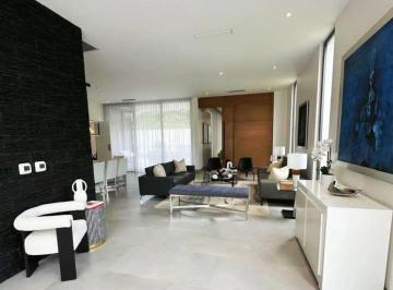 Casa de 4 habitaciones, Guayaquil · Mocoli Hermosa Casa en Venta Urbanización Pacifica