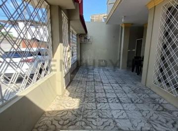 Casa · 352m² · 4 Habitaciones · 2 Estacionamientos · Venta Casa Samanes
