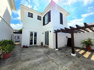 Casa · 209m² · 3 Habitaciones · 1 Estacionamiento · Se Vende Casa en Bahia Muyuyo Playas Km 16.5 Via Data
