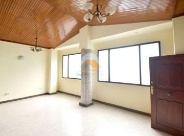 Departamento de 3 habitaciones, Guayaquil · Oportunidad en Los Ceibos – Departamento en Planta Baja de 173 m²