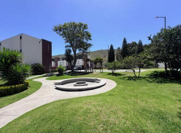 Casa de 3 habitaciones, Quito · Se Vende Linda Casa en Pomasqui de Tres Plantas