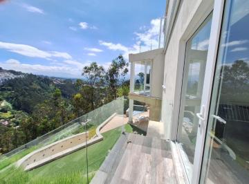 Casa de 4 habitaciones, Quito · Casa Amoblada de Alquiler, 4 Dorm.. Urbanización Privada. Cumbayá