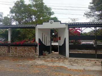 Casa de 4 habitaciones, Guayaquil · Oportunidad Casa en Venta, Urbanización Lago de Capeira. Vía Daule.