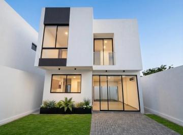 Fachada Posterior · Casa de Alquiler de 2 Dorm. en Urb. La Costa, Nuevo Samborondón con Amplio Patio