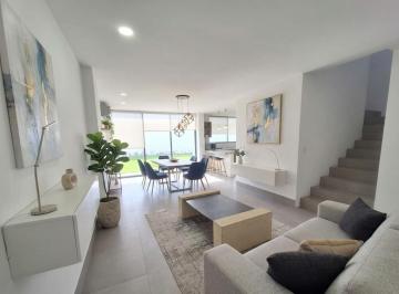 Sala - Comedor · Casa de Alquiler de 2 Dorm. en Urb. La Costa, Nuevo Samborondón con Amplio Patio