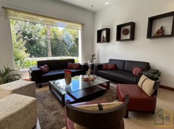 Casa · 374m² · 3 Habitaciones · 2 Estacionamientos · Casa de Renta en Cumbaya