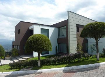 Casa de 5 habitaciones, Quito · Casa Moderna Dentro de Urbanizacion de Lujo
