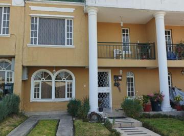 Departamento de 4 habitaciones, Quito · Casa en Venta en Conjunto Detrás del Portal Shopping
