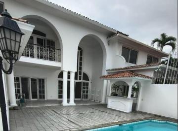 pario con piscina · Casa en Alquiler, 4 Dorm. c/u con Baño, Master en Pb y Piscina en Urb. La Puntilla