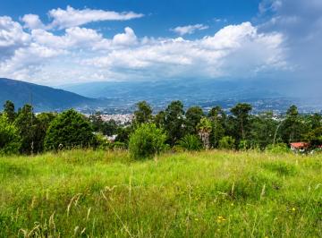 Terreno / Lote , Quito · Terreno en Venta 4950 m² en La Macarena Alta. con Construcción y Vista Privilegiada