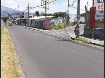 Terreno / Lote , Quito · Terreno Comercial Esquinero en Venta, Panamericana Norte - Calderón