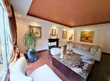 Casa de 4 habitaciones, Quito · Se Vende de Oportunidad Sector San Patricio 382 m 5 Habitaciones Una Completa en Pb Conjunto Privado