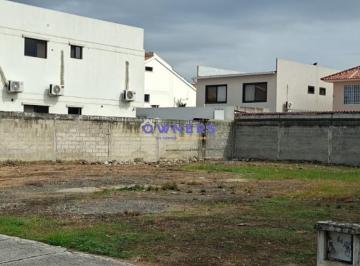 Terreno / Lote · 250m² · 2 Estacionamientos · Urbanizacion Porton del Rio