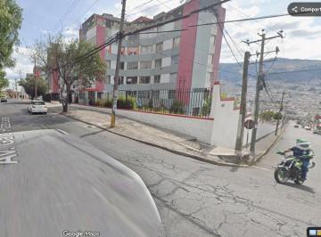 Casa · 243m² · 4 Habitaciones · 1 Estacionamiento · Casa en Norte de Quito