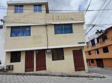 Casa de 5 habitaciones, Quito · Casa en Venta Sector La Bota