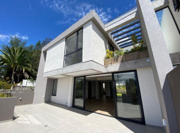 Casa de 3 habitaciones, Quito · En Arriendo Casa a Estrenar de 3 Dorm. en Urb. Campo Alegre