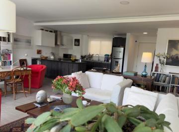 Departamento de 2 habitaciones, Quito · Departamento de 142 m² con Terraza y Espacios Amplios