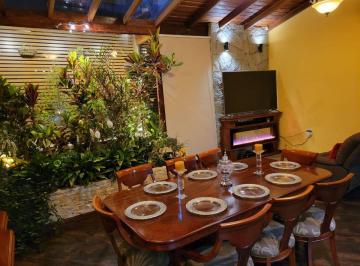 Casa de 3 habitaciones, Cuenca · Se Vende Bonita Casa en Rio Amarillo en $144.000