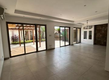 Casa de 3 habitaciones, Guayaquil · Casa en Venta o Alquiler en Urbanización Ceibos Real