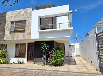 Casa de 3 habitaciones, Salinas · Casa en Alquiler Moderna, 2 Pisos y 3 Dorm. - Conjunto Cerrado Terranova, Salinas