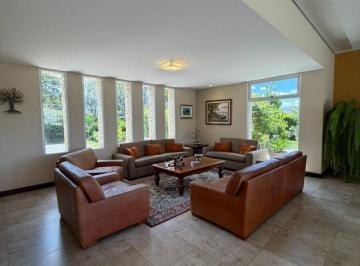 Casa de 3 habitaciones, Quito · Casa con 1200 m² Terreno y 3 Dorm. en Venta en Cumbayá