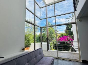 Casa de 4 habitaciones, Quito · Vendo con Piscina Hermosa Casa de Lujo La Viña