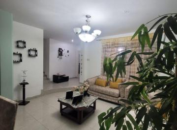 Casa de 3 habitaciones, Guayaquil · Hermosa Casa en Acuarela del Río Se Acepta Entrada y Biess o Banca Privada