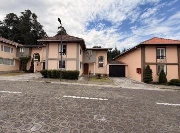 Casa de 3 habitaciones, Quito · Casa en Venta Sector Conocoto