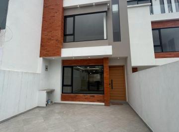 Casa de 3 habitaciones, Cuenca · Casa Vip de Venta en Zona Residencial Sector Racar C1560