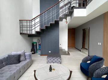 Casa de 3 habitaciones, Quito · Casa Doble Altura, No Adosada, Sala Exterior, Bbq, Hidromasaje, Piscina y Áreas Comunales.