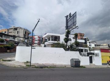 Casa de 5 habitaciones, Quito · En Venta Casa Comercial Sector Ponceano