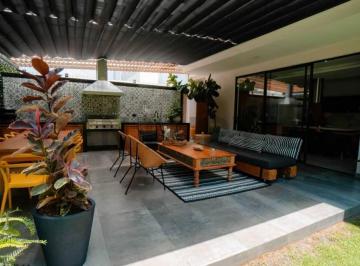 Casa · 297m² · 3 Habitaciones · 2 Estacionamientos · Se Vende Casa de Lujo en Cumbaya