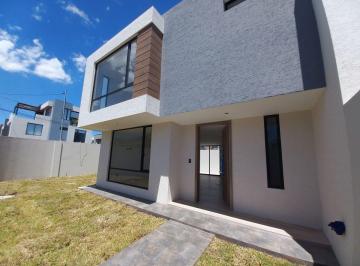 Casa de 3 habitaciones, Quito · A Estrenar Moderna Casa en Urbanización Cerca a La Ruta Viva Cumbaya