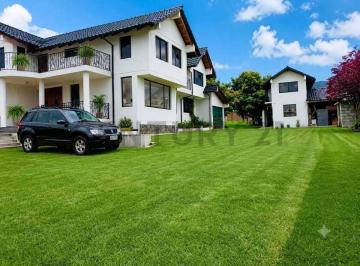 Casa · 450m² · 4 Habitaciones · 15 Estacionamientos · Rento Casa Comercial en La Armenia a Dos Cuadras de La Autopista