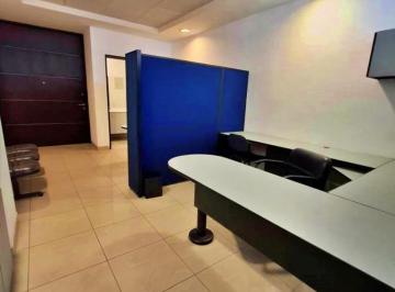 Oficina comercial · 45m² · 3 Habitaciones · 2 Estacionamientos · Oficina Arriendo Amoblada Cumbayá Edificio Site Center