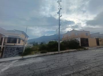 Terreno / Lote · 490m² · Terreno Venta Dentro de Urbanización. Sector Mitad del Mundo.