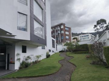 Suite de 1 habitación, Quito · Suite con 2 Parqueos y 1 Bodega en Venta en Urbanizacion El Condado
