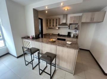 Suite de 1 habitación, Quito · Suite con Baño Social y 1 Parqueo Urbanización El Condado