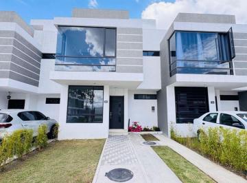 Casa de 3 habitaciones, Quito · Casa en Venta - Sector Calderon 196 m²