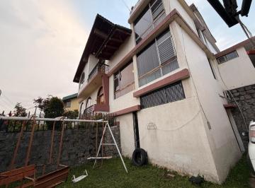 Casa · 341m² · 4 Habitaciones · 3 Estacionamientos · Venta Casa 4 Dorm. 341 m² Pinar Bajo / Norte de Quito