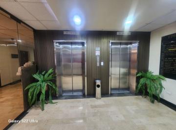 Oficina comercial , Quito · Venta Oficina La Colon Amoblada Elegante 218 m Dos Parqueaderos 2 Ascensores Centro Norte