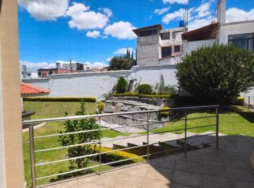 Casa · 943m² · 5 Habitaciones · 4 Estacionamientos · Casa de Lujo en Cumbayá con Piscina Privada, Dentro de Urbanización Privada