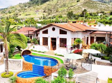 Hacienda-Quinta de 24 habitaciones, Gualaceo · Hosteria en Venta en Nallig - Gualaceo