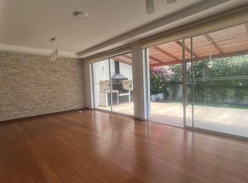 Casa · 256m² · 2 Estacionamientos · Oportunidad Hermosa Casa Venta en La Viña