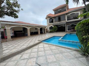 Casa de 5 habitaciones, Guayaquil · Se Vende Casa de 5 Dorm. en Urb. Aquamarina con Piscina, Samborondón.
