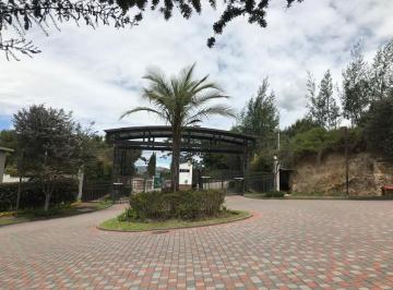 Terreno / Lote , Quito · Espectacular Terreno 1056 m² Urbanización de Primera Cerros de Cumbaya. Linda Vista y Seguridad 24/7